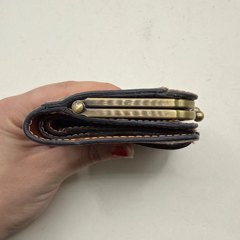 Patricia Nash Iberia Wallet ID Card Holder Kiss Lock Floral Yellow Black Leather - Picture 6 of 16